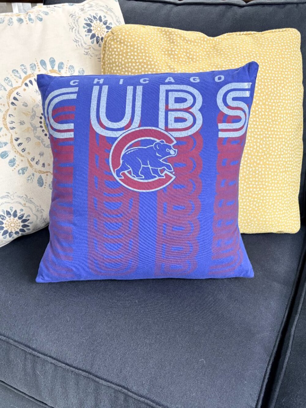 Chicago Cubs MLB baseball handmade retro upcycled t-shirt 16x16 pillow cover